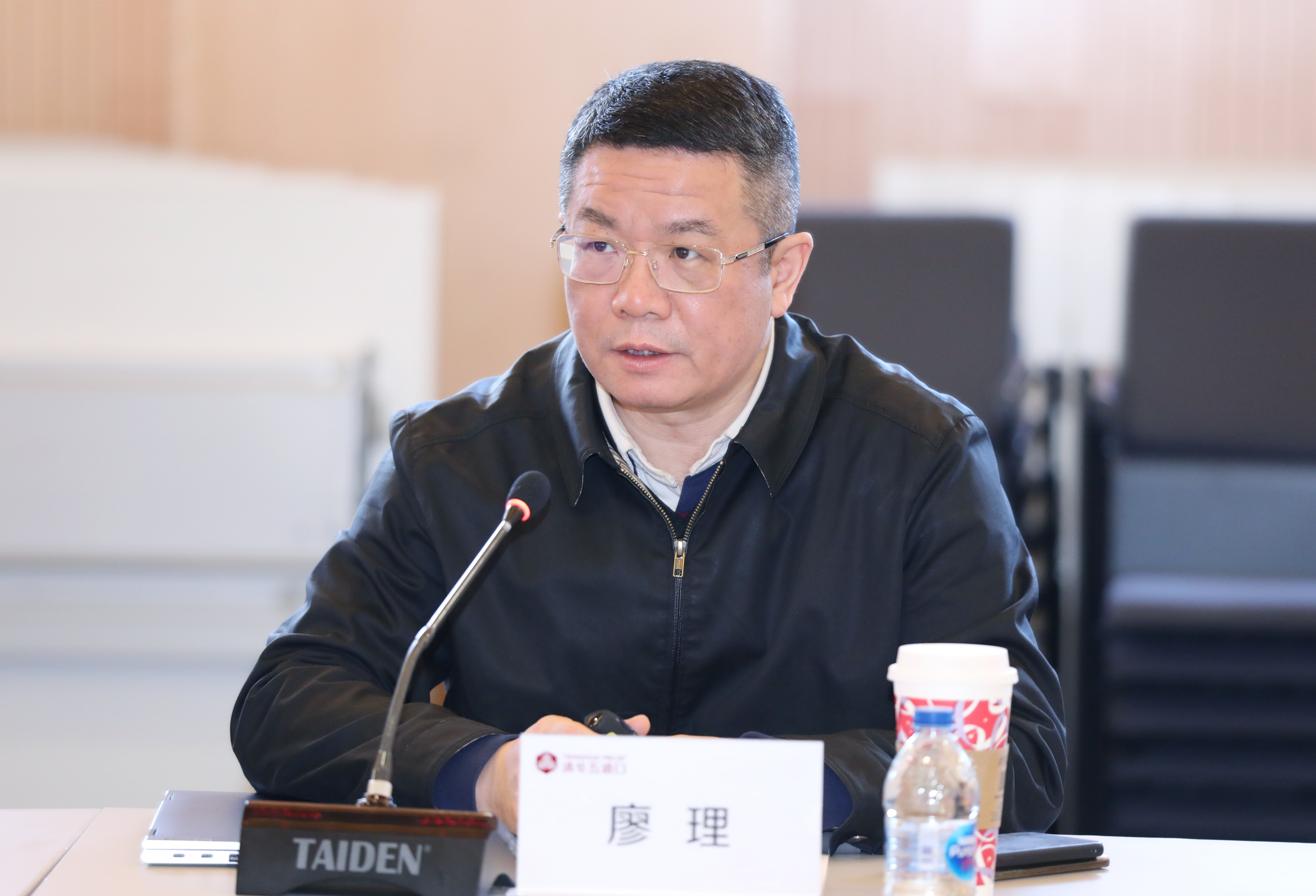 国产无码
常务副院长廖理讲话.JPG 国产无码
常务副院长廖理讲话.JPG